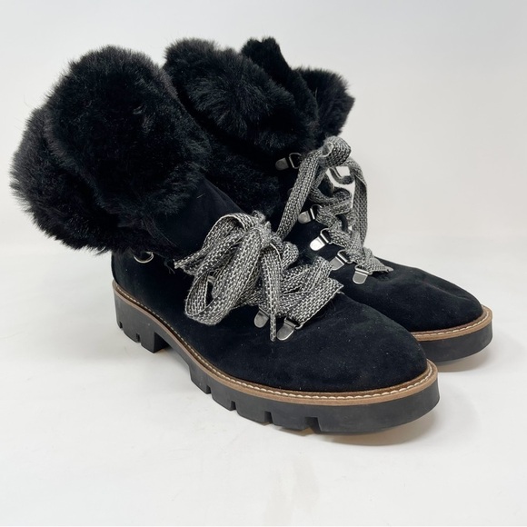WHITE MOUNTAIN Women’s Black GLAMOROUS ANKLE BOOTIE Lug Sole Shearling Fur Sz 11 - Picture 1 of 12